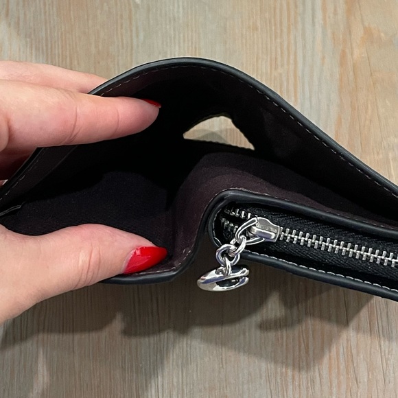 Coach Black Patent Leather Snap Wallet - Picture 5 of 10